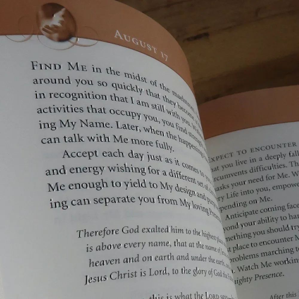 BIBLE BOOKS BUNDLE JESUS CALLING THE GOSPEL ACCORDING TO LUKE